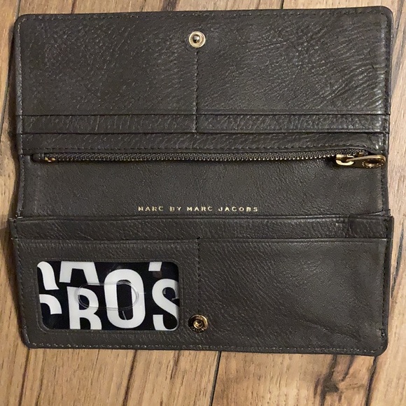 Marc by Marc Jacobs Bifold Pebbled Leather Wallet Taupe Tan - Picture 4 of 7